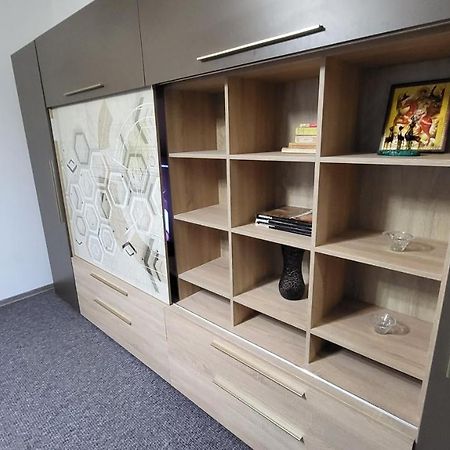 Apartament Navi 奥内什蒂 外观 照片